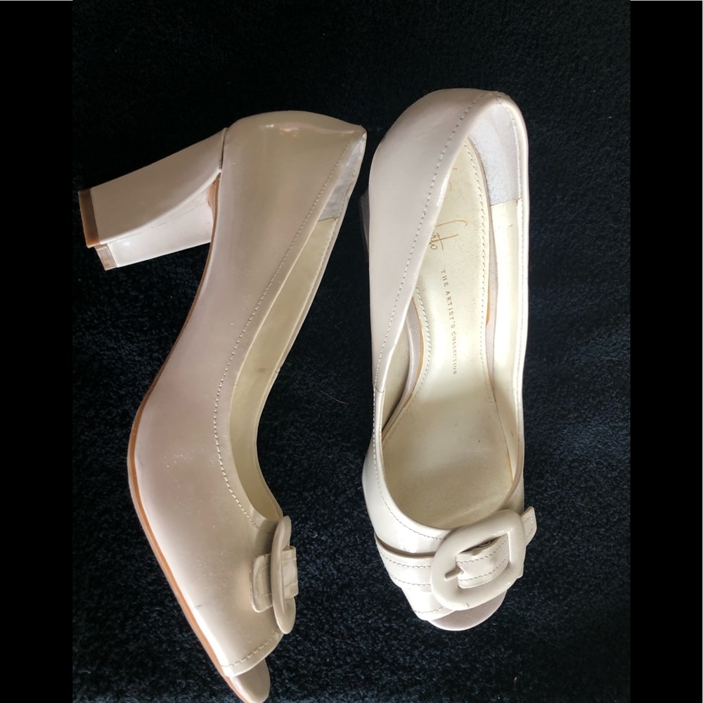 Neutral heels